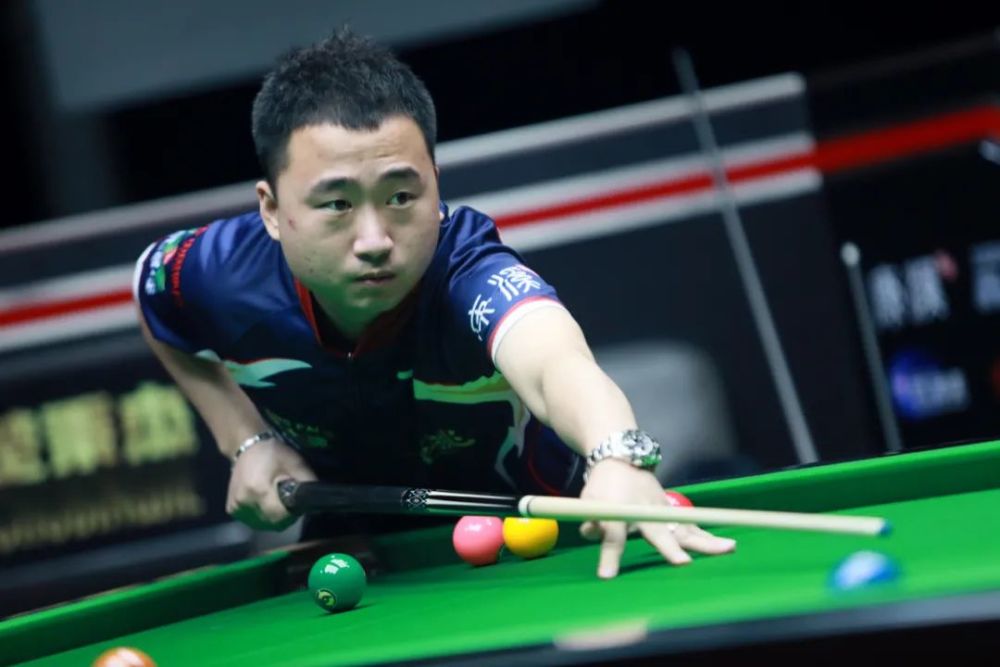 在后防线的 在后防线的