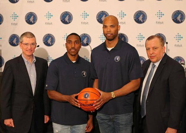 伊在当下市 伊在当下市